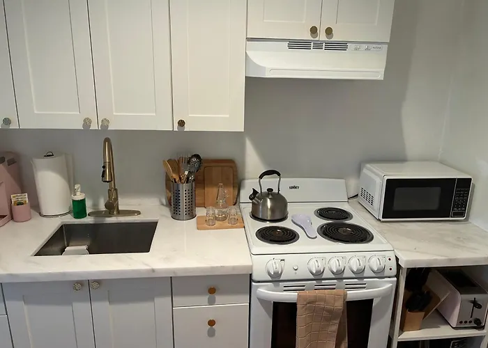 Quail's Nest - Downtown Apartment *