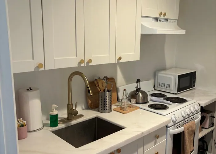 Quail's Nest - Downtown Apartment